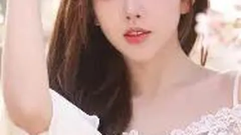 何猷君抱奚梦瑶似父抱女引热议